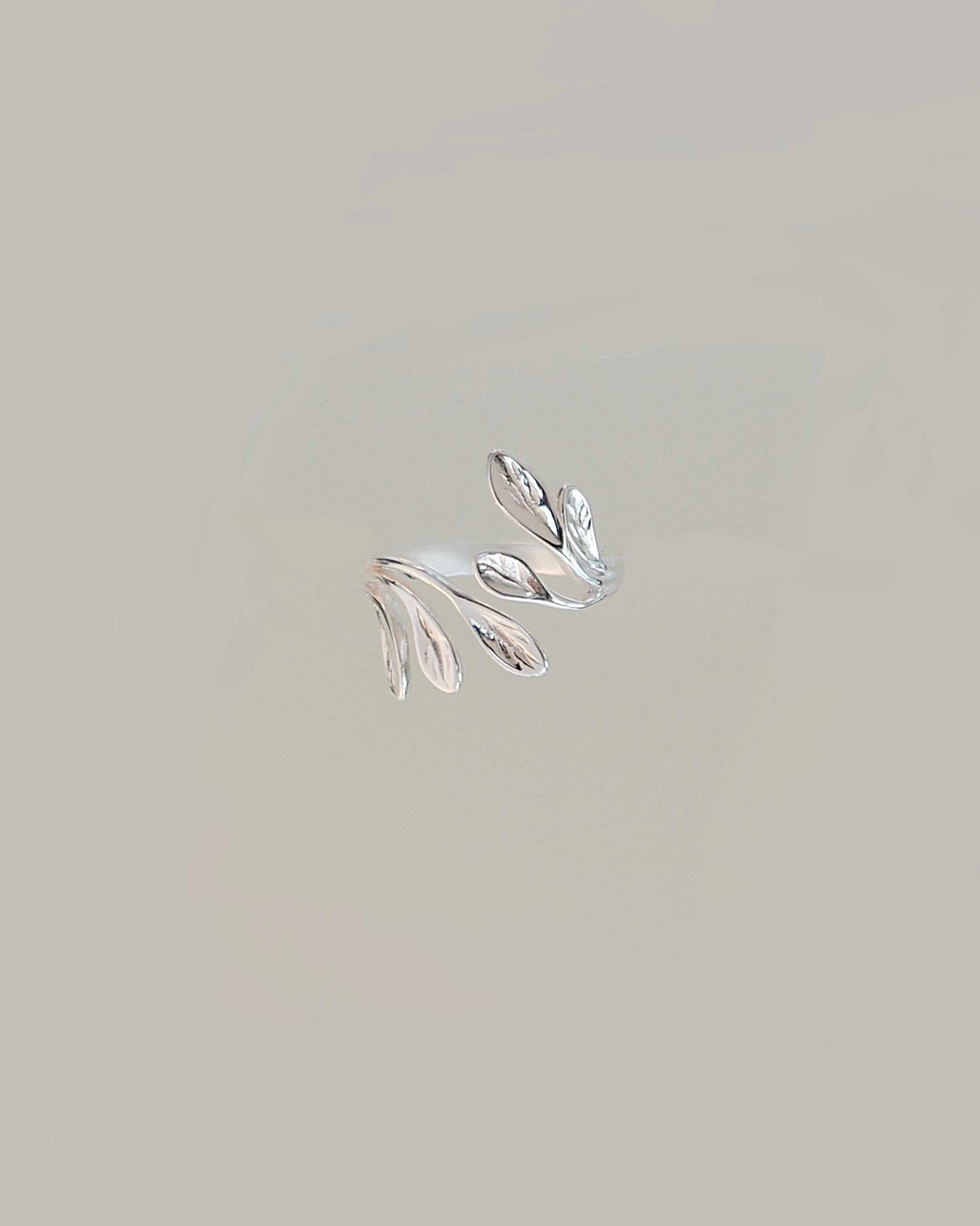 ARTEMIS SILVER RING